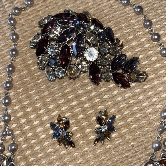 EUC Avon Glam Jewelry. - Picture 5 of 7